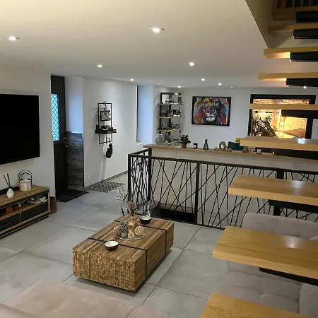 Maison Charmante Avec A Holiday home *